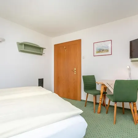 Gaestehaus Kochelsee * Kochel am See